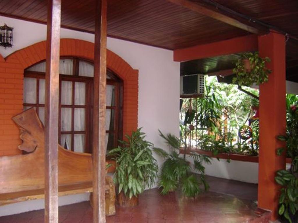 Hotel Jackie'S House ปุนตาเรนาส ภายนอก รูปภาพ