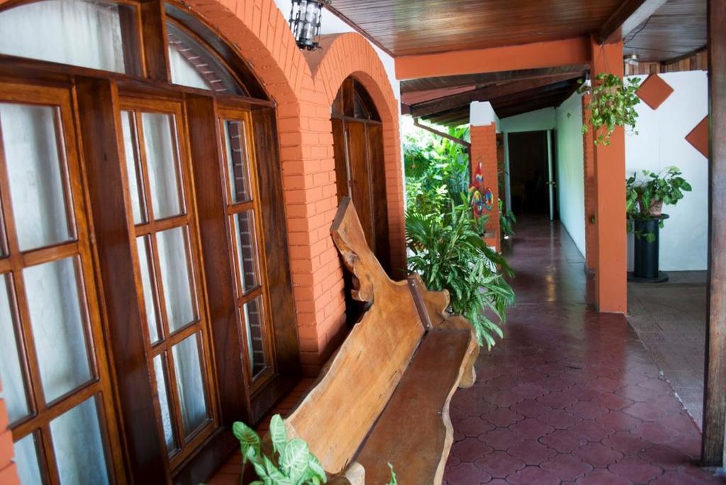 Hotel Jackie'S House ปุนตาเรนาส ภายนอก รูปภาพ