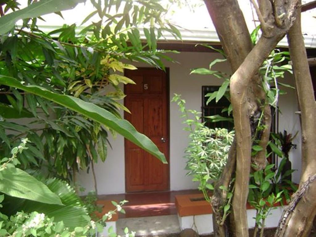 Hotel Jackie'S House ปุนตาเรนาส ภายนอก รูปภาพ