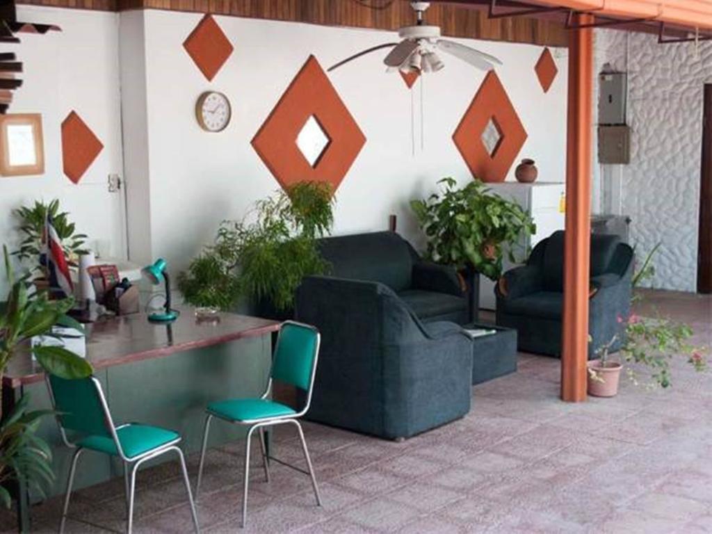 Hotel Jackie'S House ปุนตาเรนาส ภายนอก รูปภาพ
